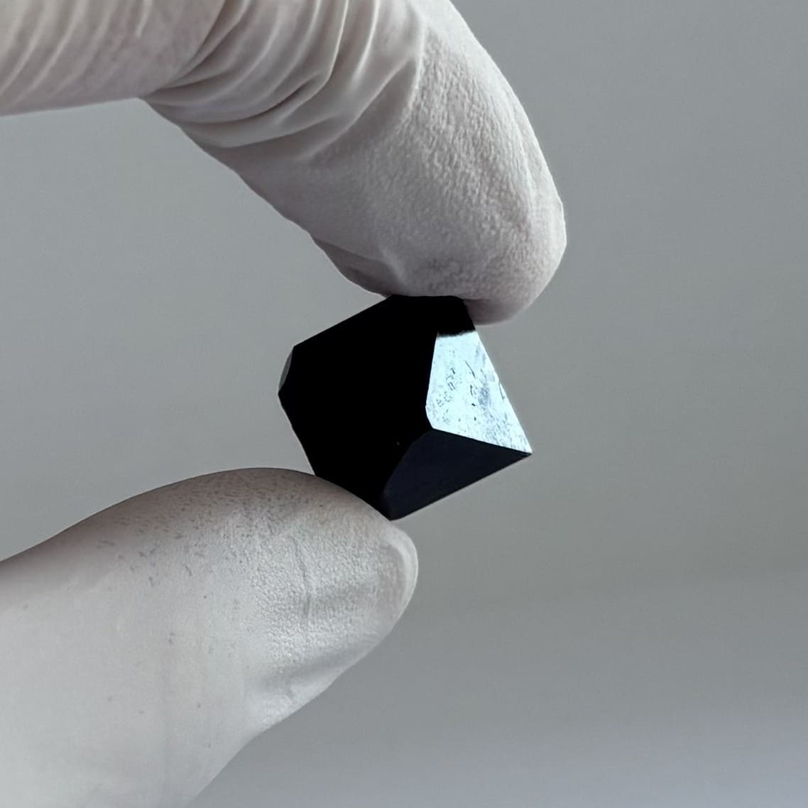 Cesium Chromium(III) Disulfate Dodecahydrate